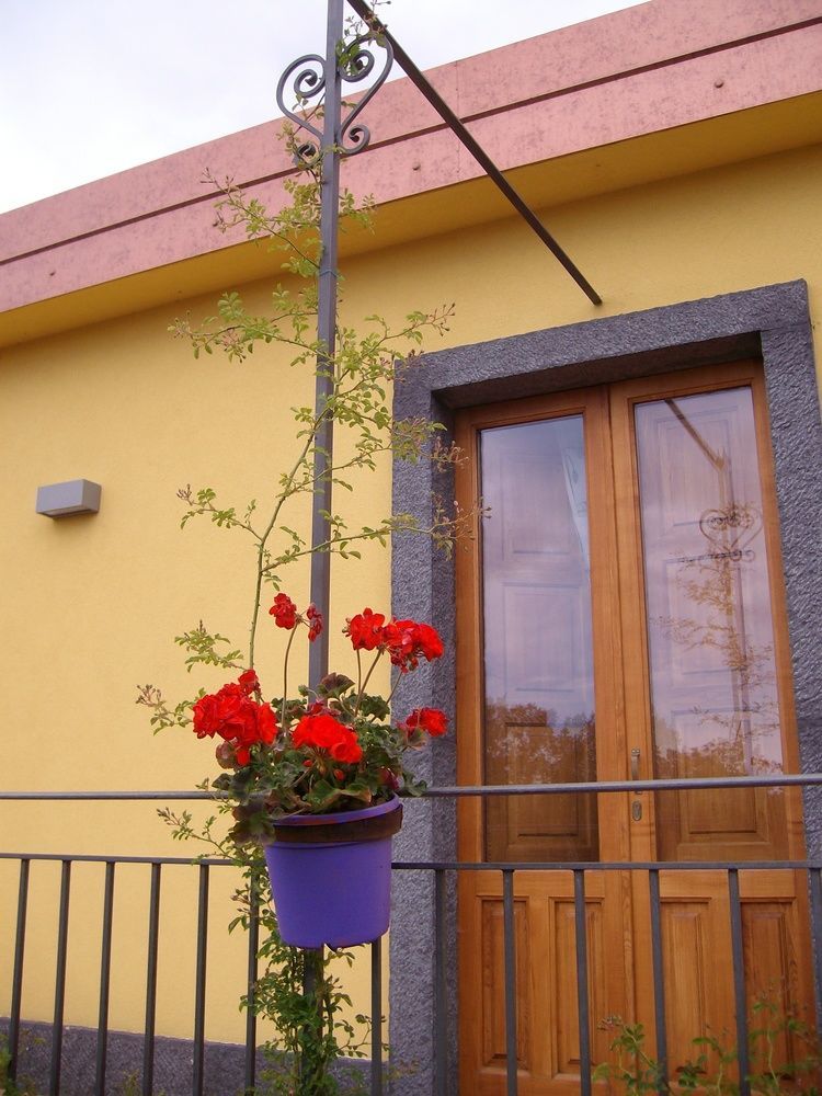 Viola Nel Parco Villa SantʼAlfio Kültér fotó