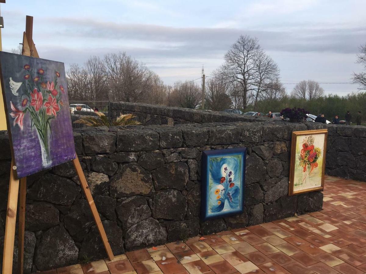 Viola Nel Parco Villa SantʼAlfio Kültér fotó
